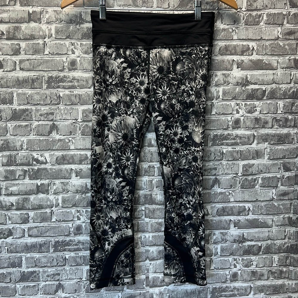 Lululemon leggings - Picture 1 of 8